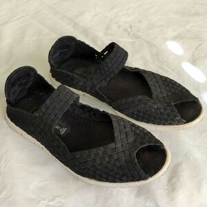Steve Madden woven slip ons